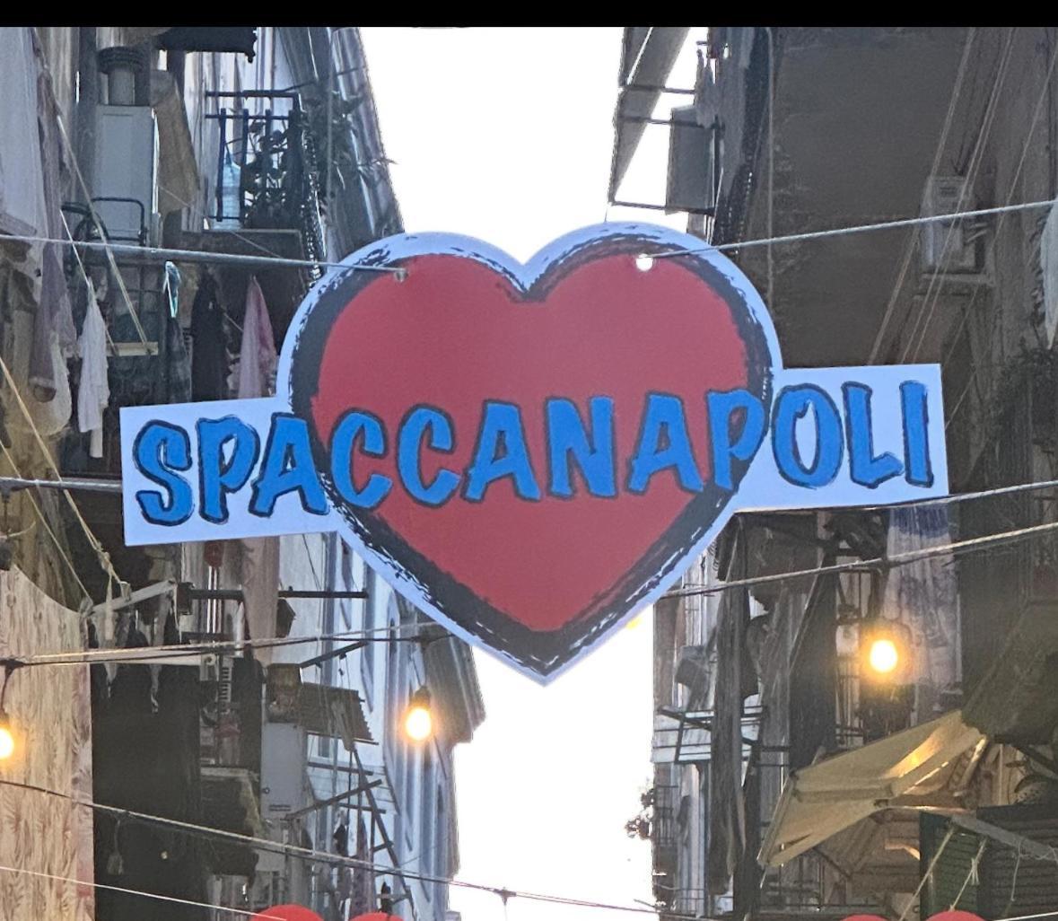 La Casa Di Patta A Spaccanapoli Buitenkant foto